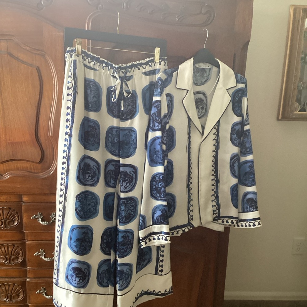 Matching Zara Printed Pants and Matching Blouse…